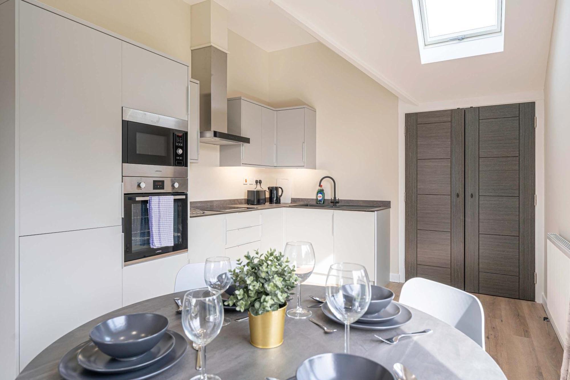 Stylish 2 Bedroom Apartments In Дербі Екстер'єр фото