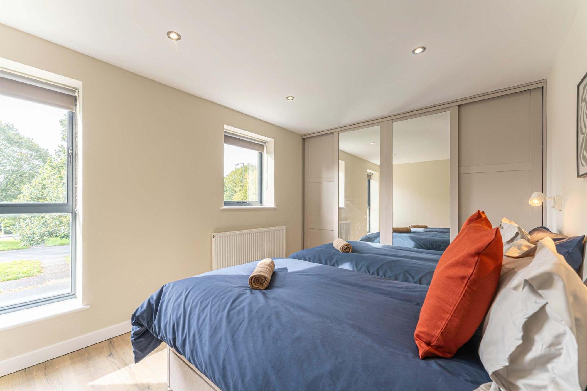 Stylish 2 Bedroom Apartments In Дербі Екстер'єр фото